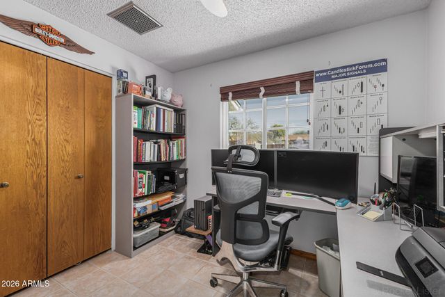 690 S COPPER Drive, Apache Junction, AZ 85120