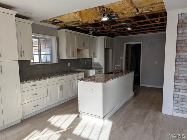 1931 Elm Street, St Charles, MO 63301