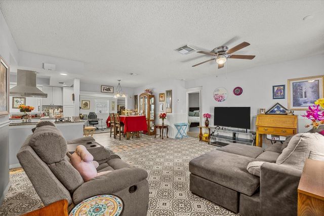 949 SE Breakwater Avenue, Port St. Lucie, Port St Lucie, FL 34983