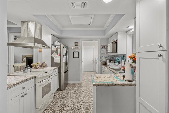 949 SE Breakwater Avenue, Port St. Lucie, Port St Lucie, FL 34983