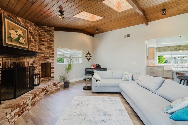 5443 Aris Way, Carmichael, CA 95608