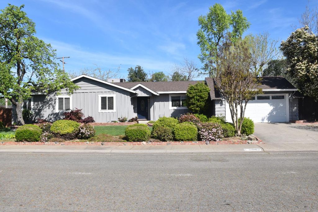 5443 Aris Way, Carmichael, CA 95608