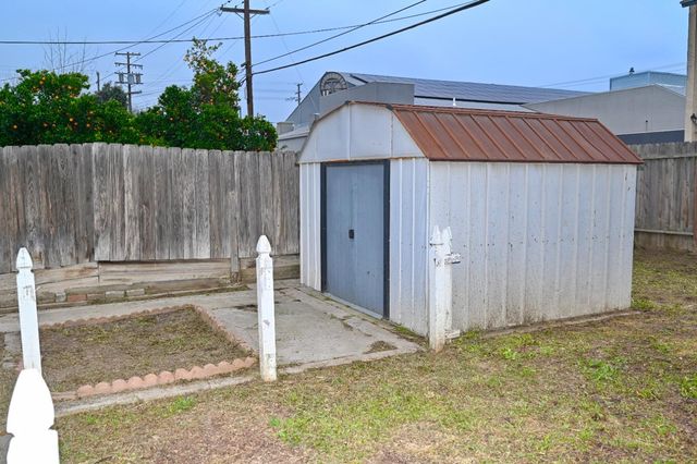 1413 W Terrace Avenue, Fresno, CA 93705