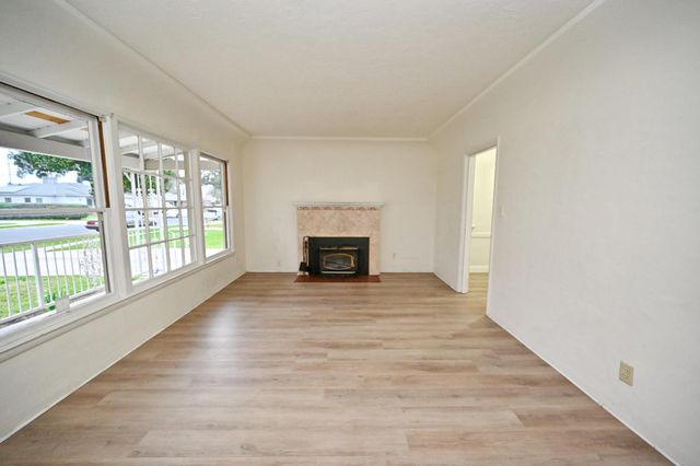 1413 W Terrace Avenue, Fresno, CA 93705