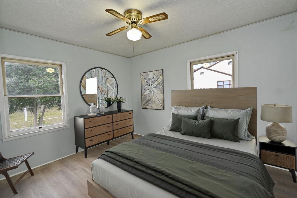 Image 14 of property listing at 1413 W Terrace Avenue, Fresno, CA 93705