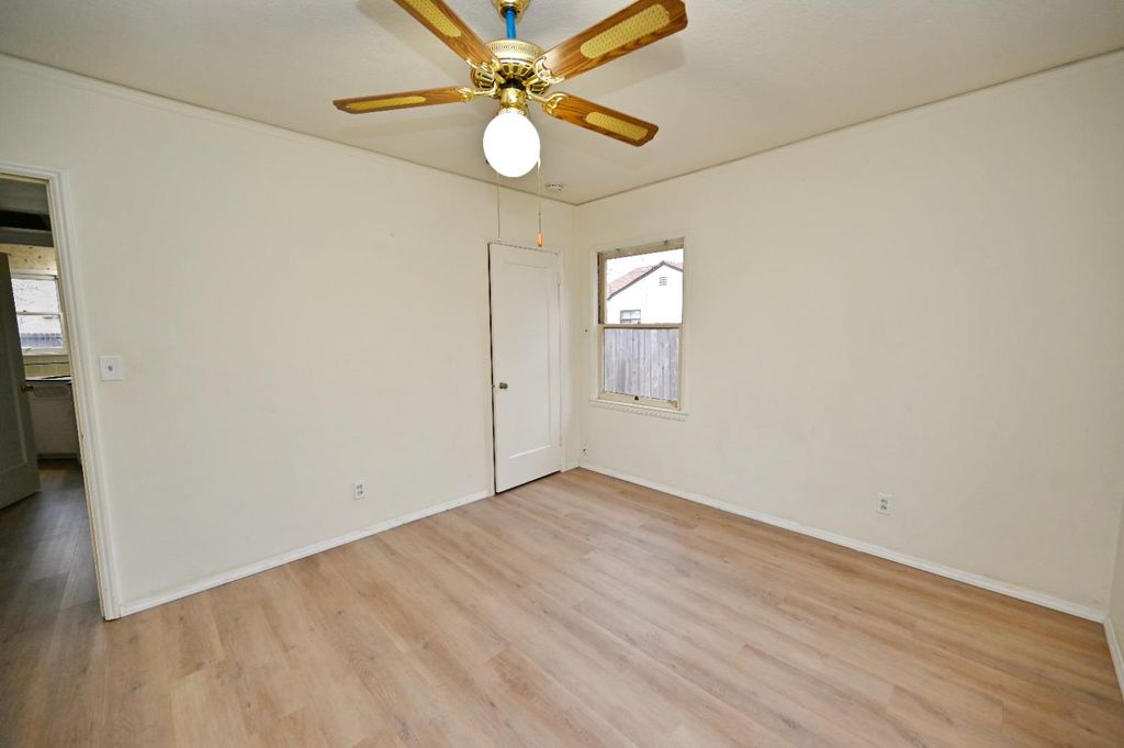 Image 20 of property listing at 1413 W Terrace Avenue, Fresno, CA 93705