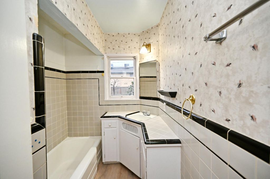 Image 23 of property listing at 1413 W Terrace Avenue, Fresno, CA 93705