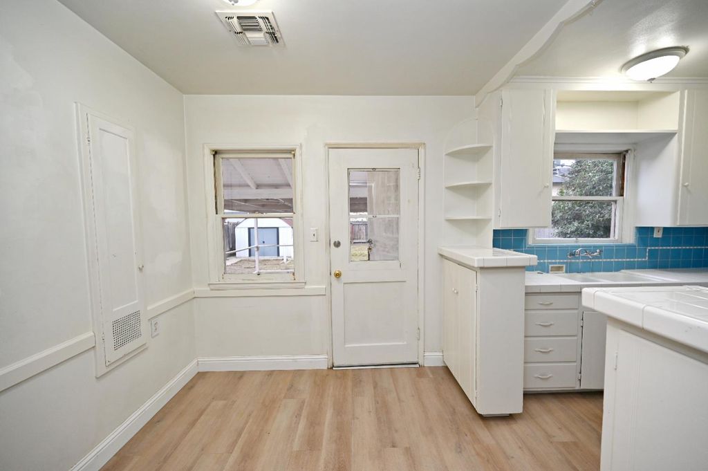 Image 25 of property listing at 1413 W Terrace Avenue, Fresno, CA 93705