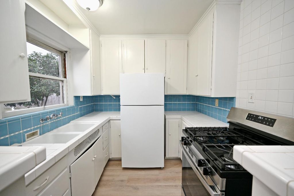 Image 28 of property listing at 1413 W Terrace Avenue, Fresno, CA 93705