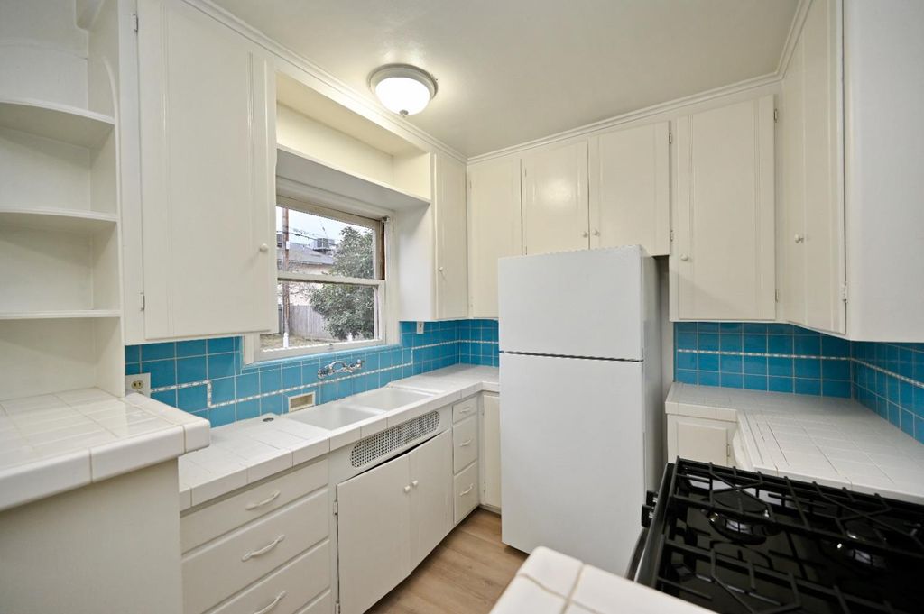 Image 30 of property listing at 1413 W Terrace Avenue, Fresno, CA 93705