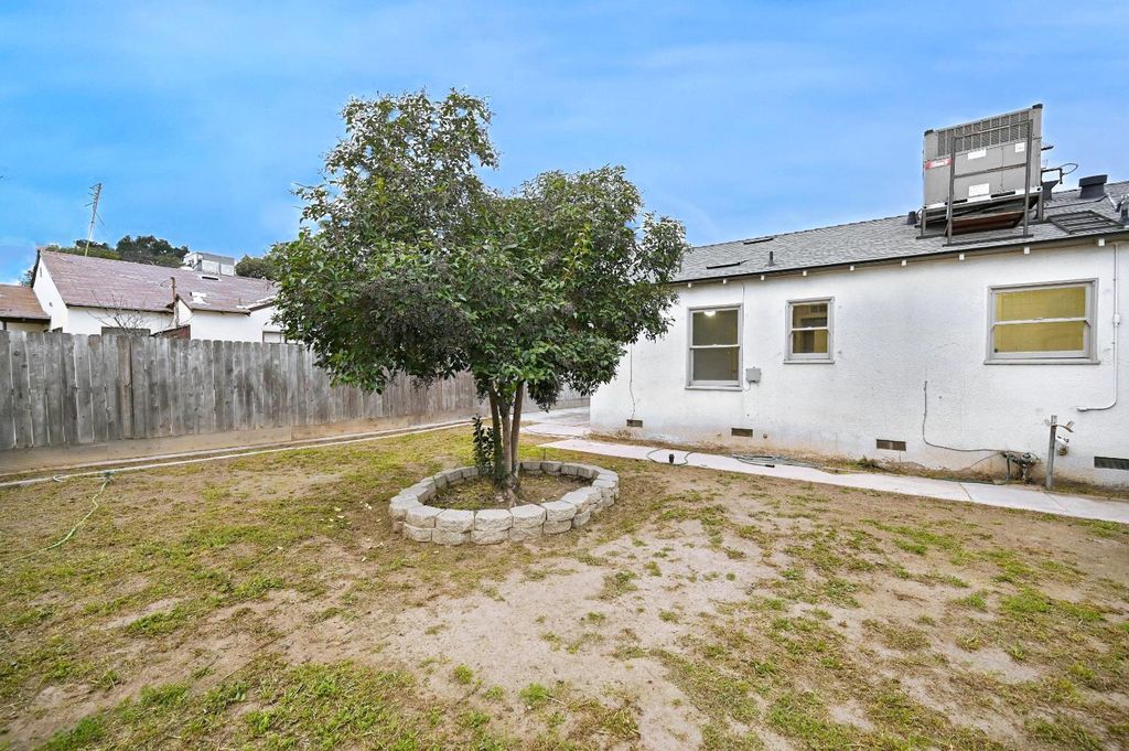 Image 35 of property listing at 1413 W Terrace Avenue, Fresno, CA 93705