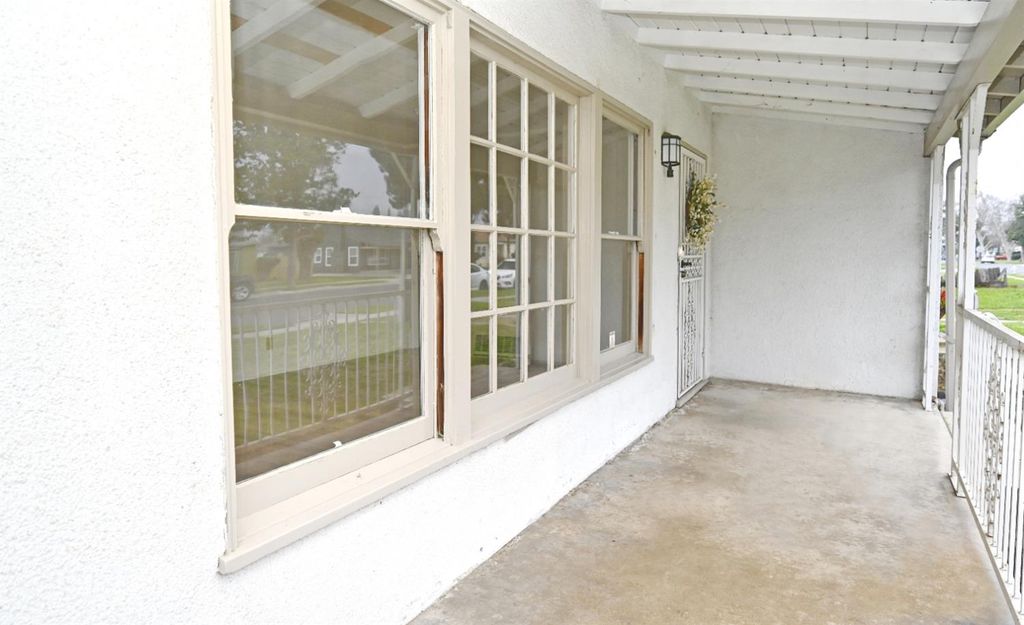 Image 7 of property listing at 1413 W Terrace Avenue, Fresno, CA 93705