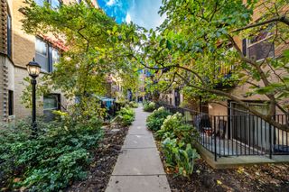 1225 W Greenleaf Avenue 3W, Chicago, IL 60626
