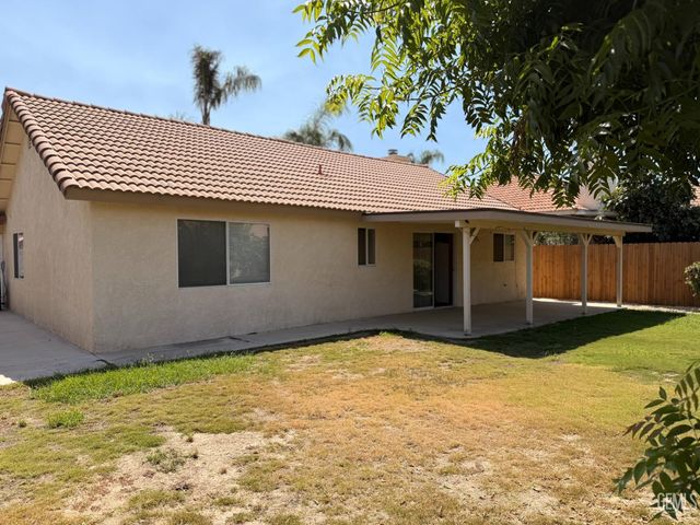 7319 Chilibre Street, Bakersfield, CA 93313