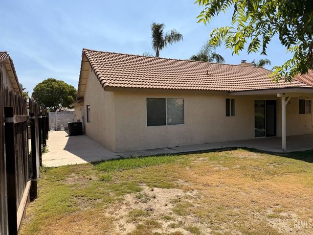7319 Chilibre Street, Bakersfield, CA 93313