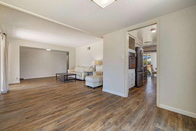 2021 W Louise Ave, Manteca, CA 95337