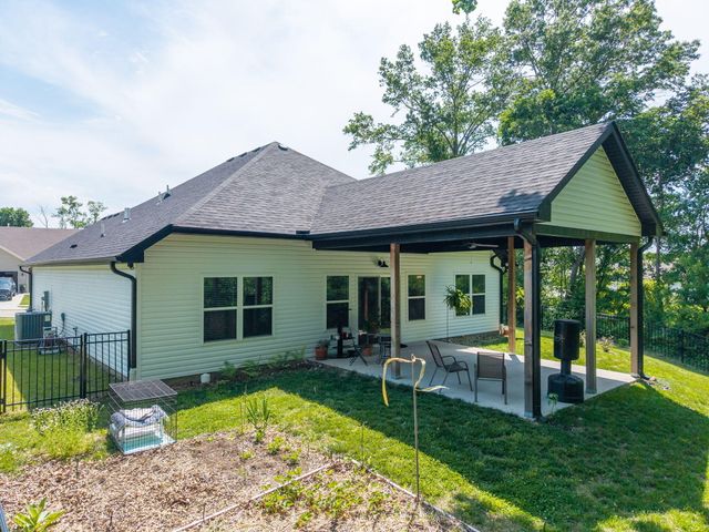 5801 SANDROCK DR, Columbia, MO 65202
