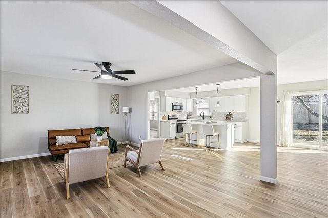 1470 S Hornecker Dr, Wichita, KS 67235