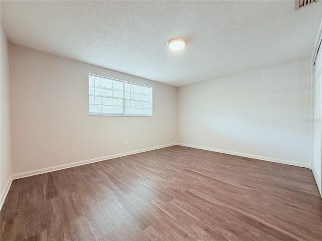 5305 OAKWOOD COURT 17, Tampa, FL 33610