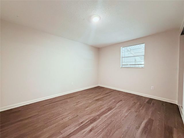 5305 OAKWOOD COURT 17, Tampa, FL 33610
