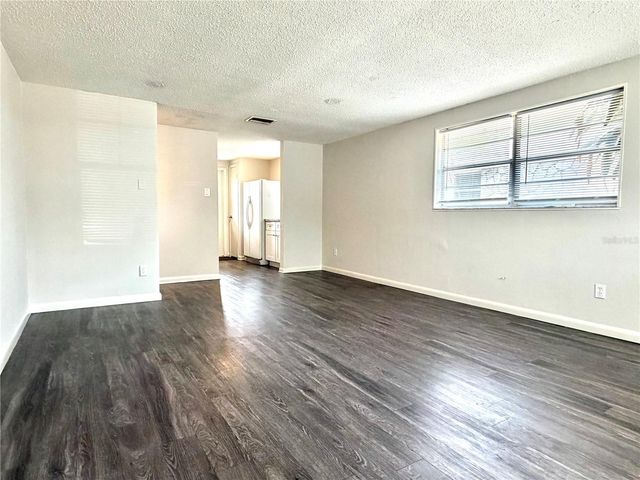 5305 OAKWOOD COURT 17, Tampa, FL 33610