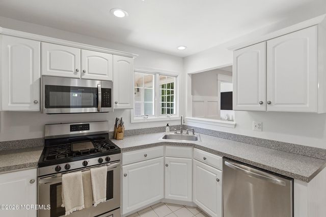 18 Carmen Place, Red Bank, NJ 07701