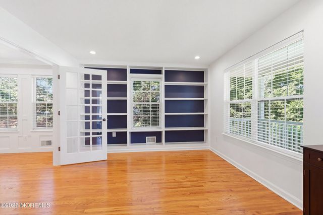 18 Carmen Place, Red Bank, NJ 07701