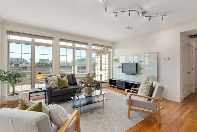 255 Winter St 403, Waltham, MA 02451