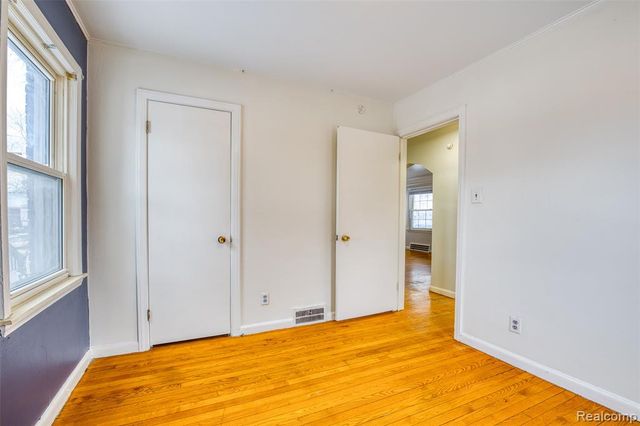 23560 Wellington Avenue, Warren, MI 48089