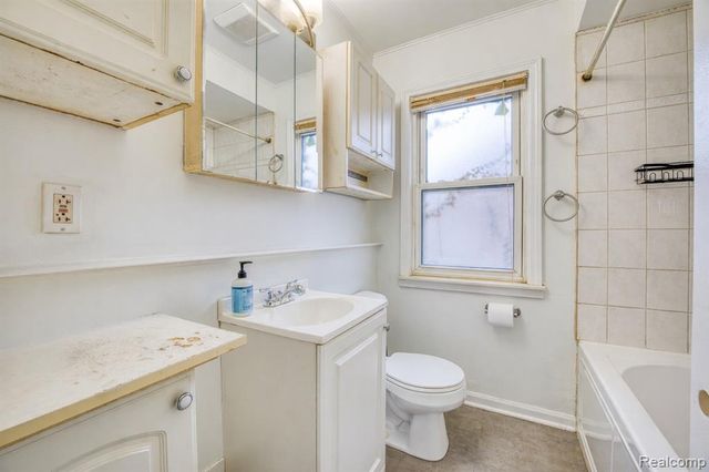 23560 Wellington Avenue, Warren, MI 48089