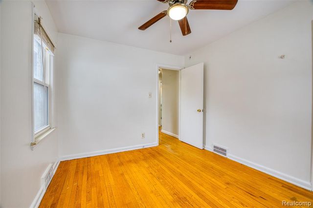 23560 Wellington Avenue, Warren, MI 48089