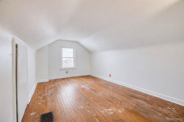 23560 Wellington Avenue, Warren, MI 48089