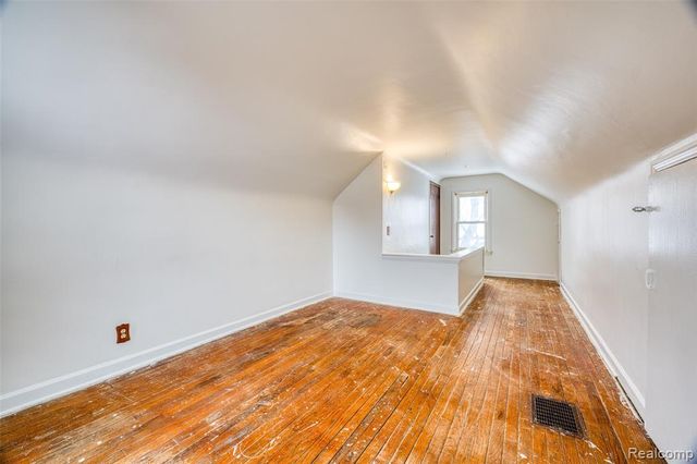 23560 Wellington Avenue, Warren, MI 48089