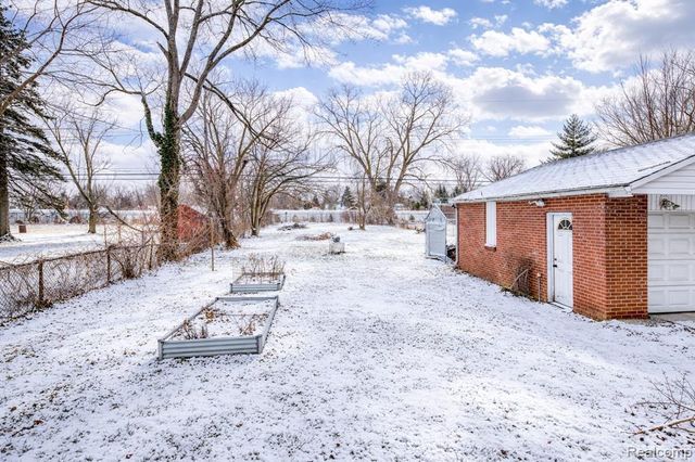 23560 Wellington Avenue, Warren, MI 48089