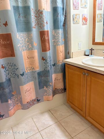 217 Sophee Lane, Lakewood, NJ 08701