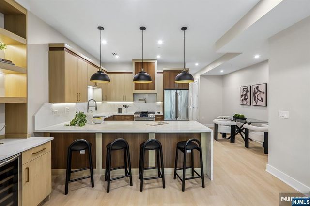78 Zabriskie 1, Jersey City, NJ 07307