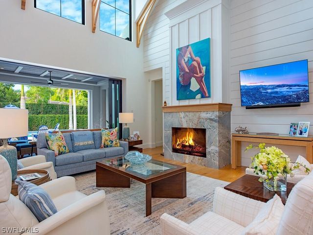 679 Rudder RD, Naples, FL 34102