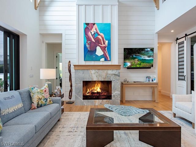 679 Rudder RD, Naples, FL 34102