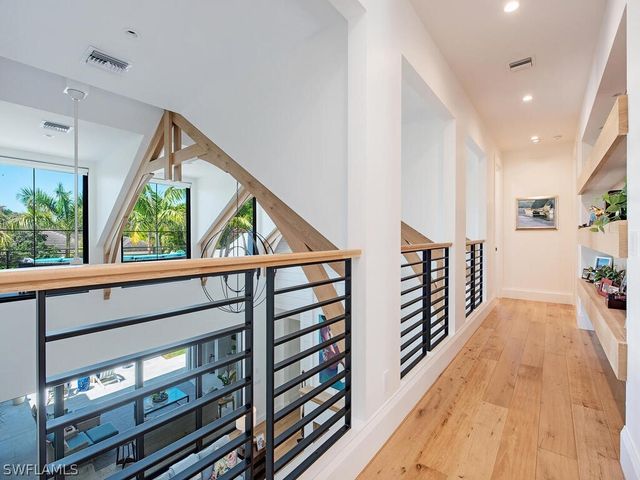 679 Rudder RD, Naples, FL 34102