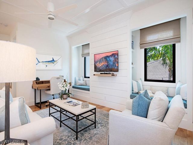 679 Rudder RD, Naples, FL 34102