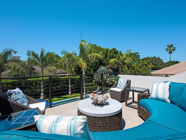 679 Rudder RD, Naples, FL 34102