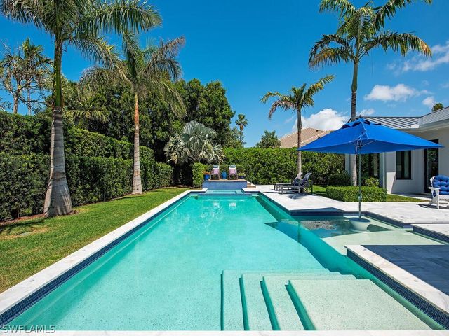 679 Rudder RD, Naples, FL 34102