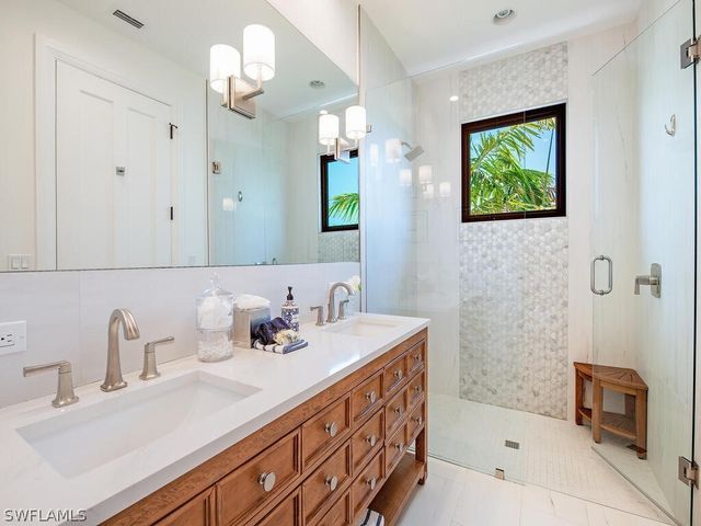 679 Rudder RD, Naples, FL 34102