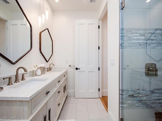 679 Rudder RD, Naples, FL 34102