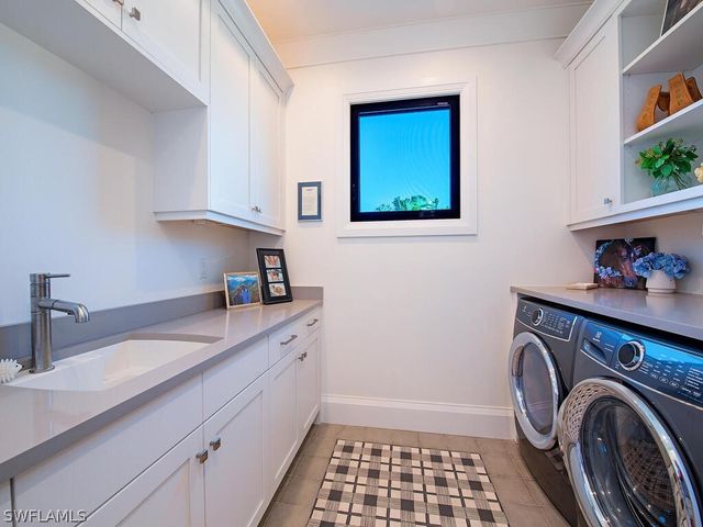 679 Rudder RD, Naples, FL 34102