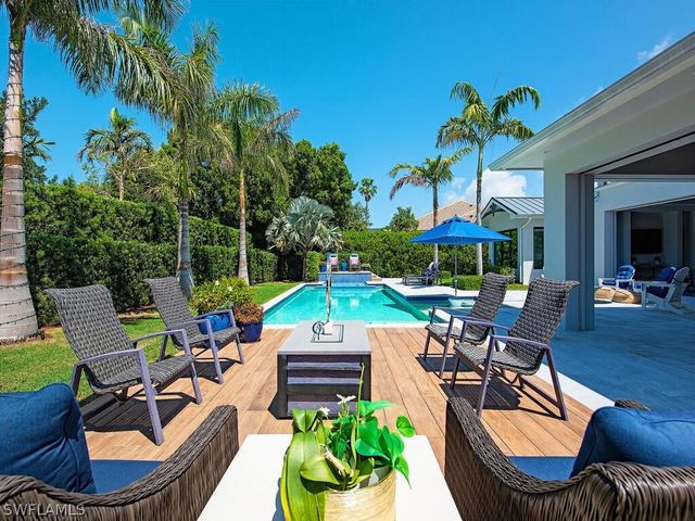 679 Rudder RD, Naples, FL 34102