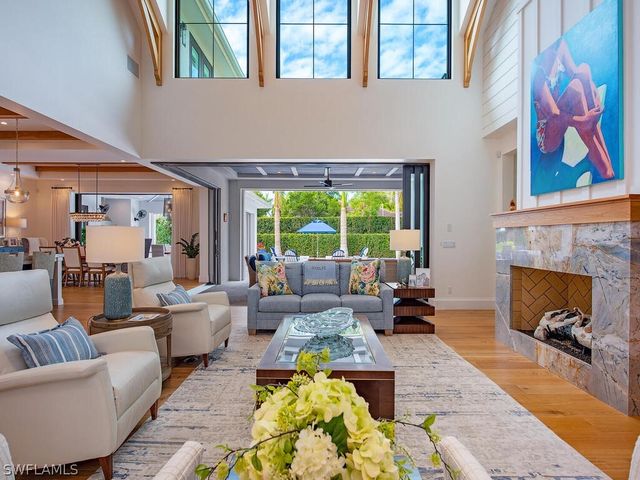 679 Rudder RD, Naples, FL 34102