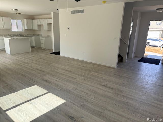 5755 Copper Tree Park, Waterford Charter Township, MI 48327