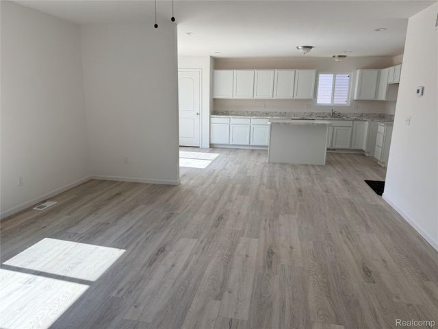 5755 Copper Tree Park, Waterford Charter Township, MI 48327
