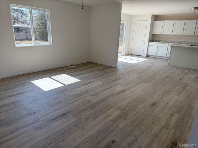 5755 Copper Tree Park, Waterford Charter Township, MI 48327